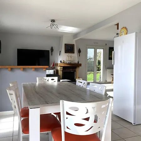 Maison A : Jardin, Terrasse, Wifi, Parking, 3 Chambres, Plages Et Commerces A Proximite - Fr-1-368-402 *